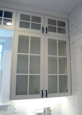 glass door kitchen cabinet